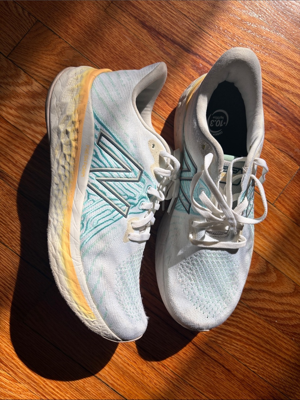 Fresh Foam X Vongo v5 - Light Mango with Arctic - Women's